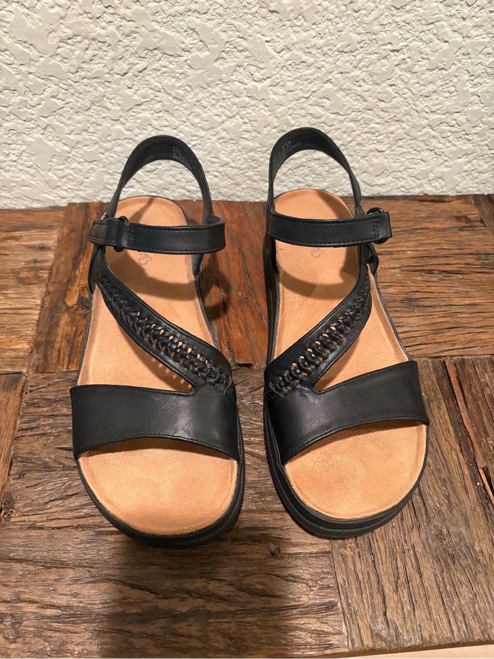 Bare Traps Women's Black Comfort Sandals with Ankle Strap - Picture 1 of 11